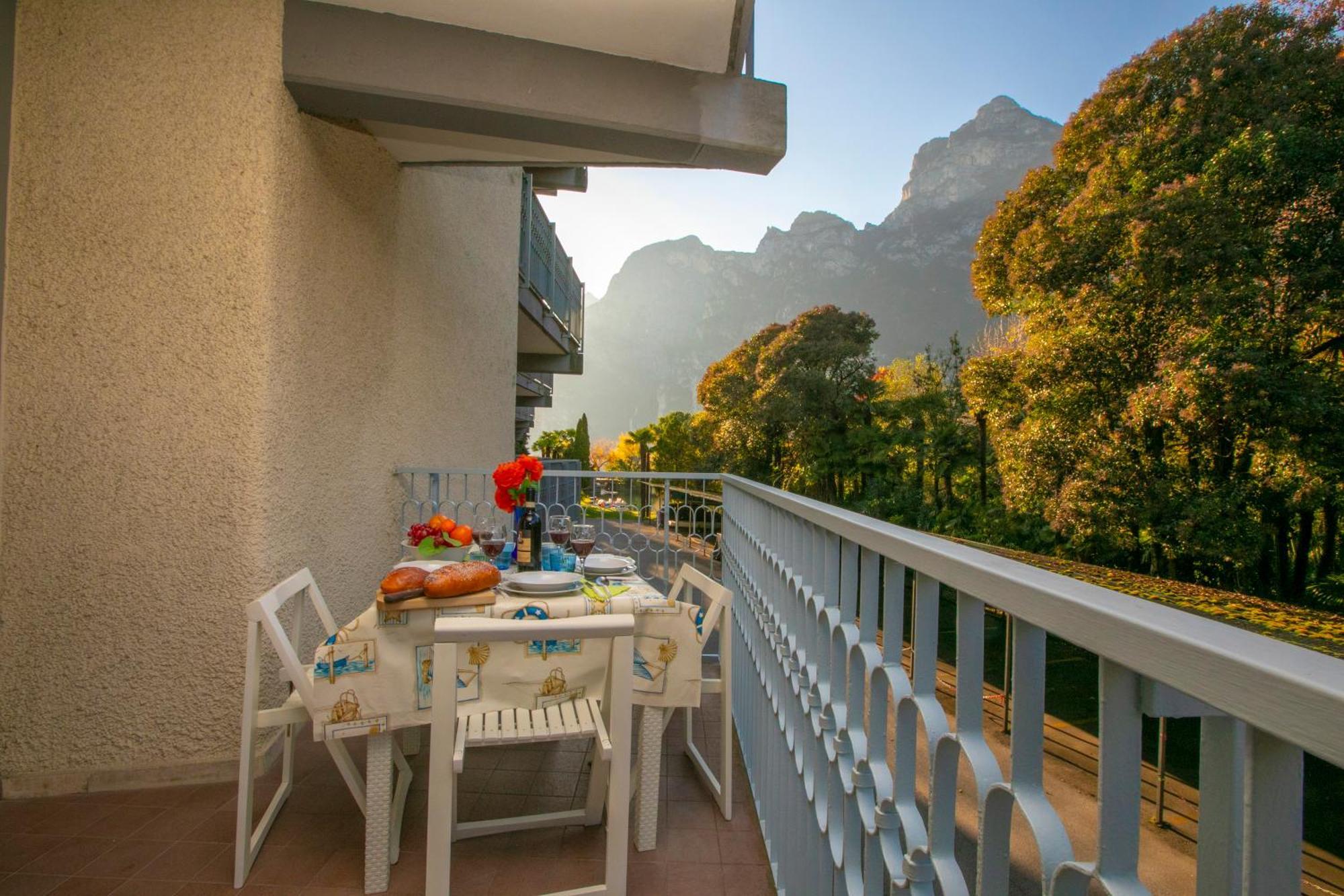 Residenza Lago D'Argento - Happy Rentals Riva del Garda Kültér fotó