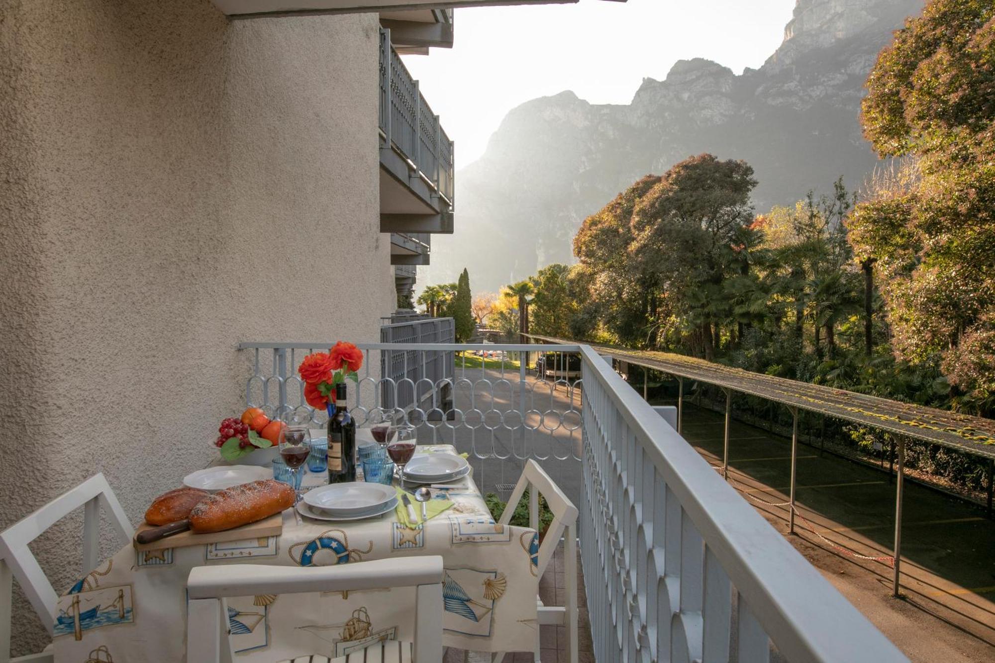 Residenza Lago D'Argento - Happy Rentals Riva del Garda Kültér fotó